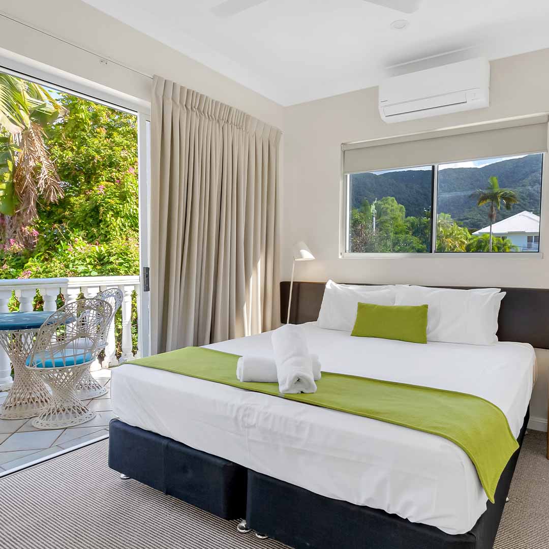 Sarayi Hotel Palm Cove - Mountain View Hotel Room