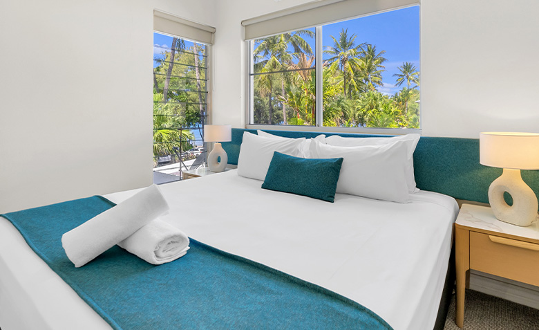 Sarayi Hotel - Beachfront Palm Cove Accommodation